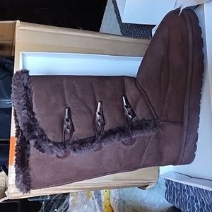 Brown fall and winter boots
